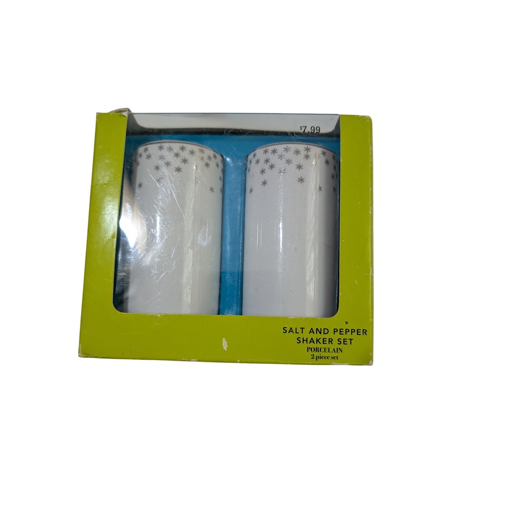 Target 2012 Porcelain Salt and Pepper Shaker Set White Silver Snowflake Holiday